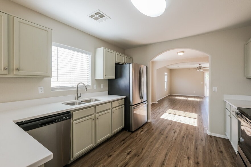 Building Photo - 25213 W Cranston Ln