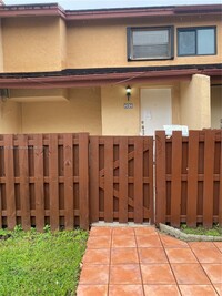 Building Photo - 381 W Park Dr