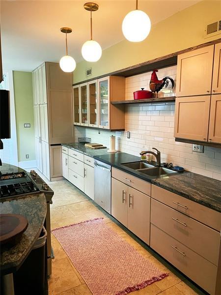 Building Photo - 1229 Euclid Ave NE