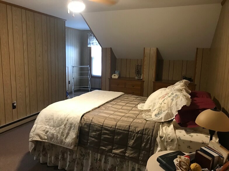 Bedroom 1 - 38 Highland St