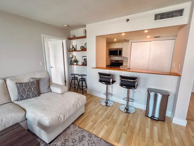 Building Photo - 540 Brickell Key Dr