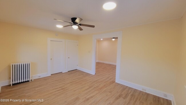 Building Photo - 864 S Main St