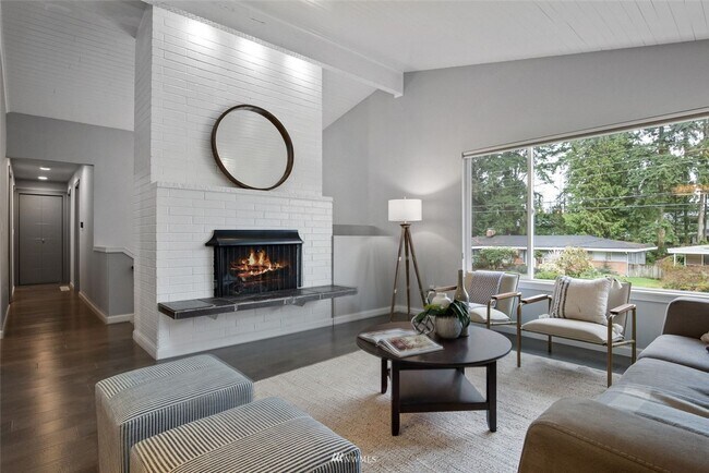 Building Photo - CLICK "REQUEST A TOUR" NOW!