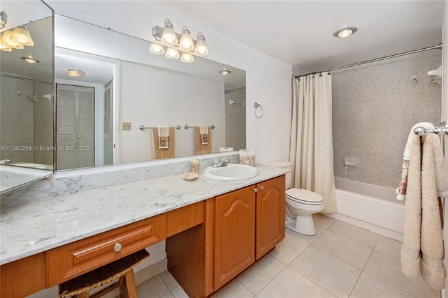 Building Photo - 1300 NE Miami Gardens Dr