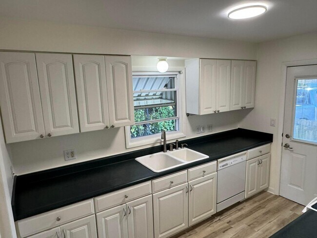 Building Photo - 1953 Fishinger Rd