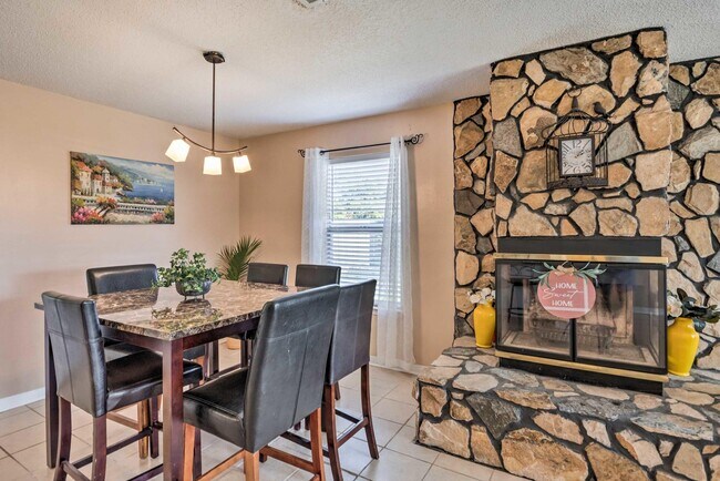 Building Photo - 1223 Redwood Ln