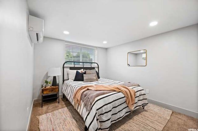 Building Photo - Millcreek Stunner Next to St Marks Hospital!