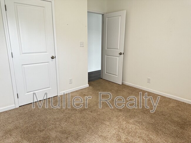 Building Photo - 6048 Bayonet Ln