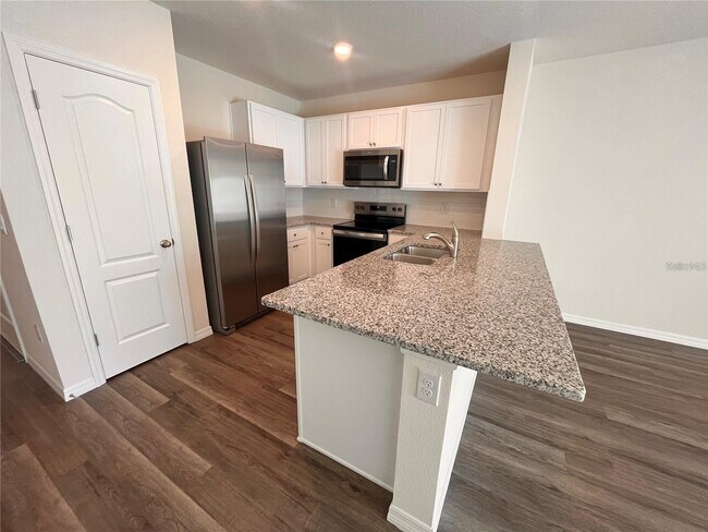 Building Photo - 1266 Balsam Dr