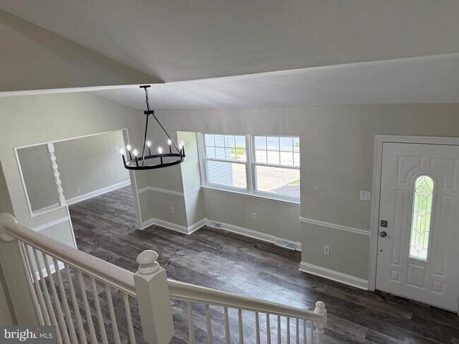 Building Photo - 417 Greenview Dr