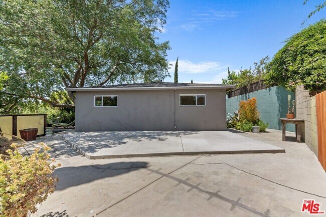 Building Photo - 4608 Nob Hill Dr