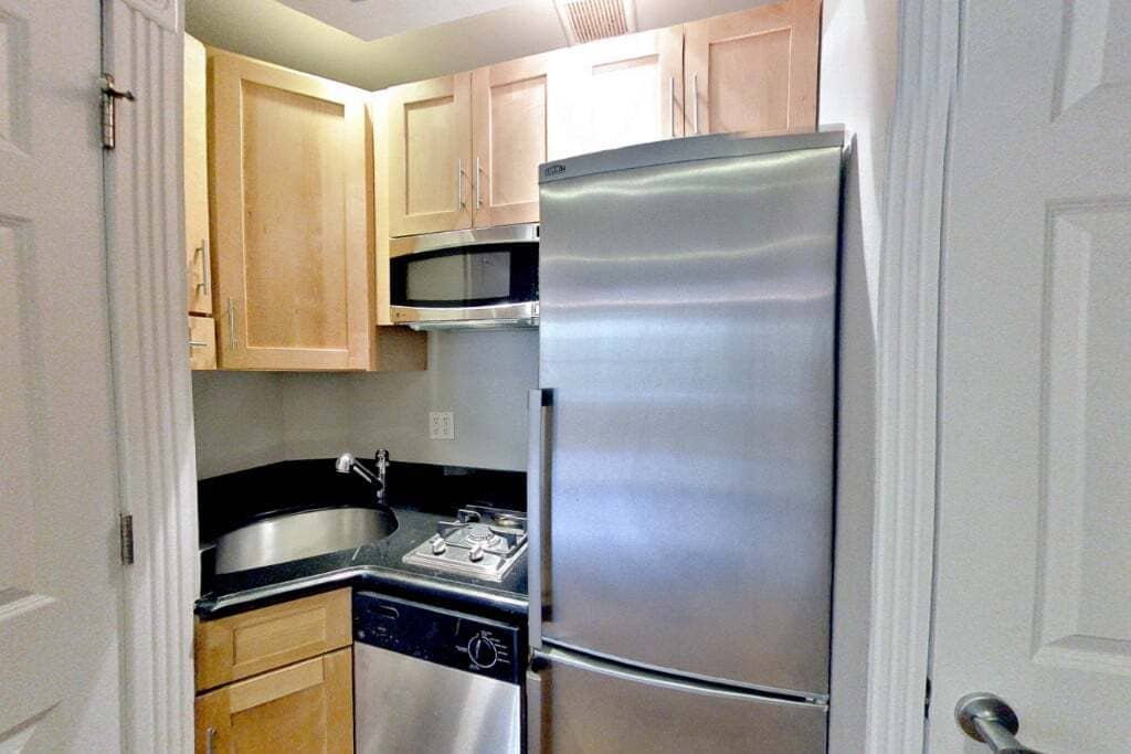 Building Photo - 521 E 5th St