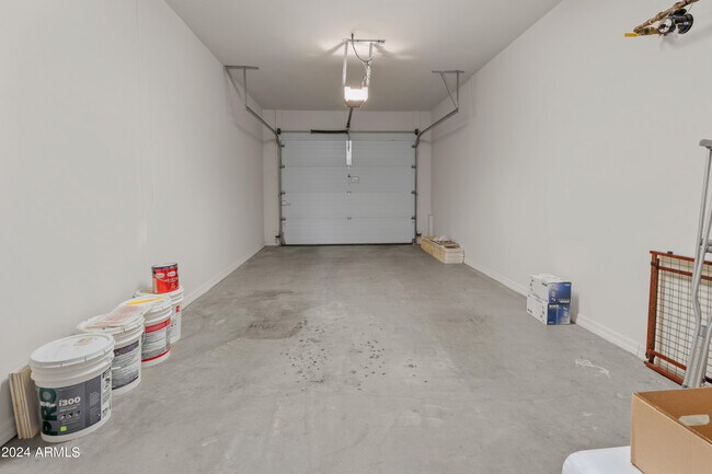 Building Photo - 20660 N 40th St