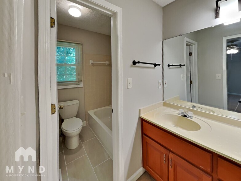 Building Photo - 727 Twin Brooks Ct