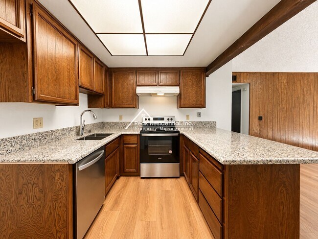Building Photo - 8768 Mellowdawn Way