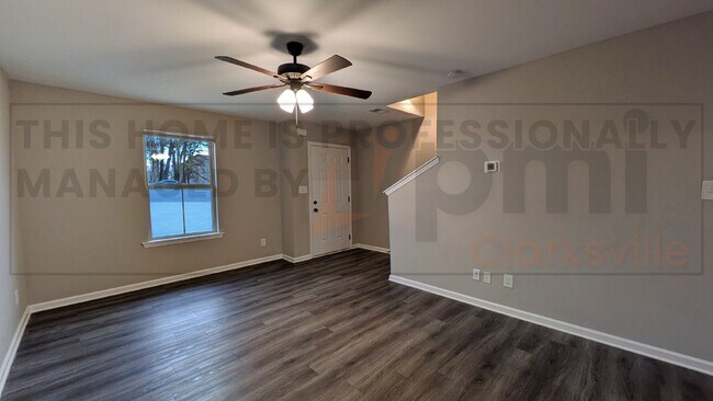 Building Photo - Terrific Two Bedroom Townhome in Great Location!