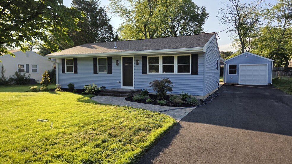 Building Photo - 413 Hickory Ln