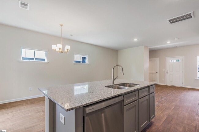 Building Photo - 137 Foundation Wy