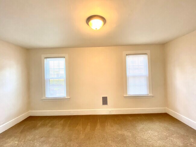 Building Photo - 468 Belonda St