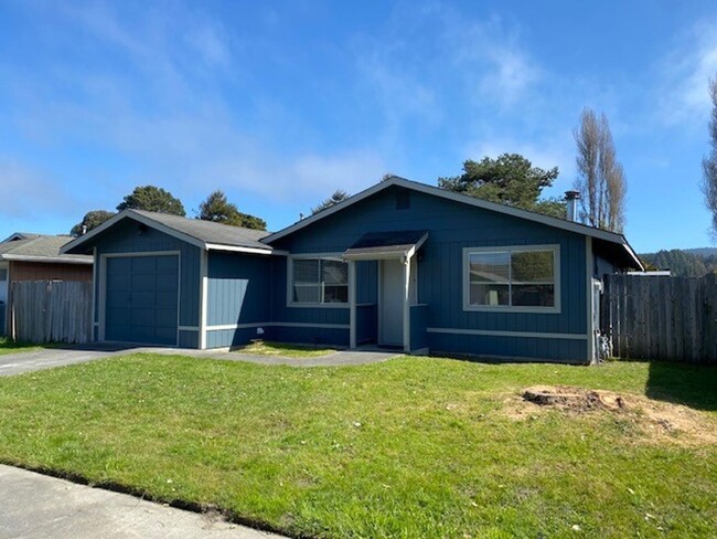 Building Photo - ARCATA! FULLY REMODELED 3 bedroom / 1.5 ba...