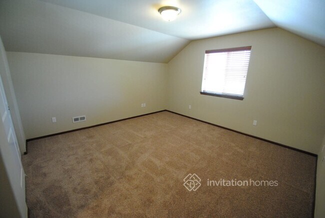 Building Photo - 5601 117th Pl NE