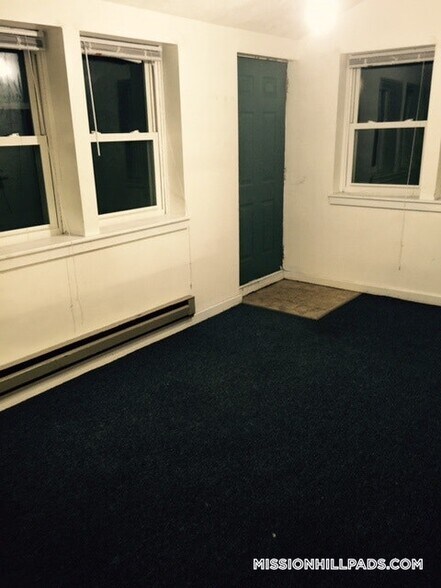 Building Photo - 40 Hillside St