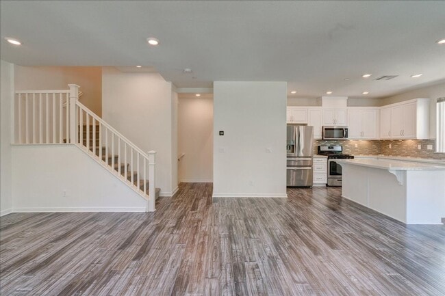 Building Photo - 367 Mission Villas Rd