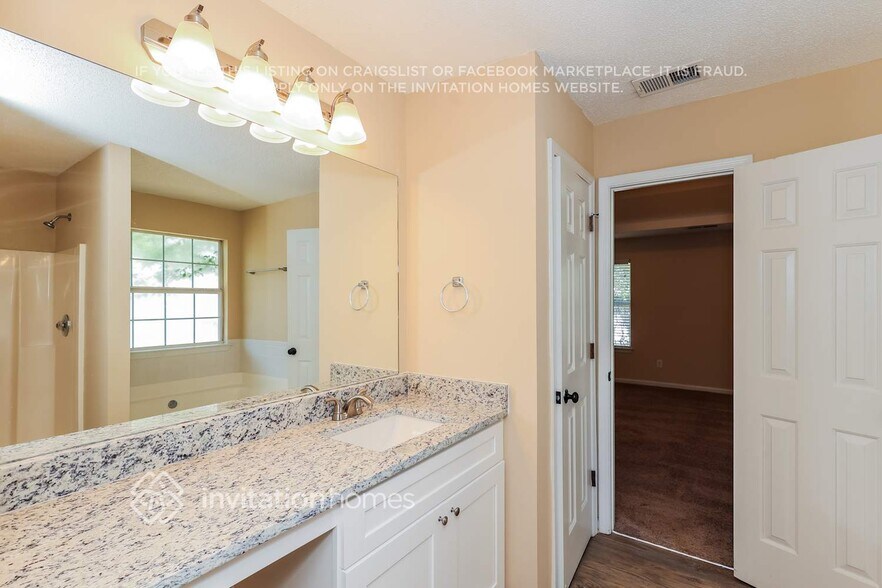 Building Photo - 2992 Knoll View Pl