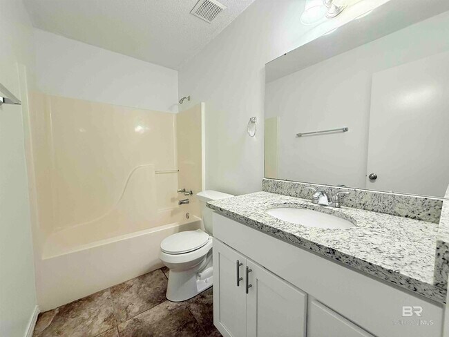 Building Photo - 233 Ridgewood Dr