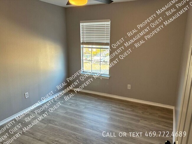 Building Photo - 611 Oriole Blvd