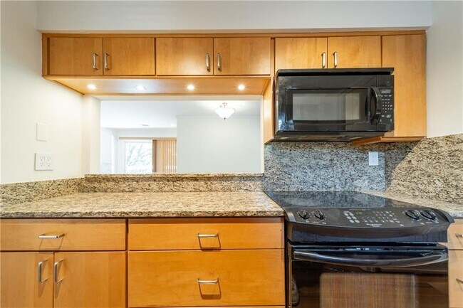 Building Photo - 48 Finch Trail NE