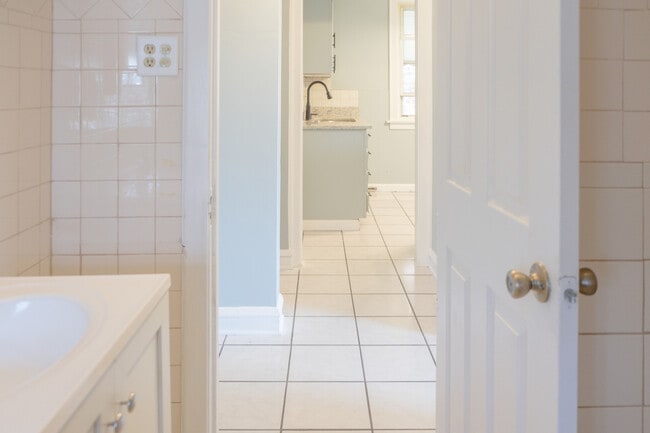 Building Photo - 5445 W 64th St