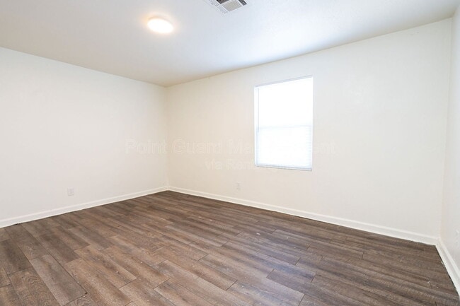 Building Photo - 4471 E Boston Dr