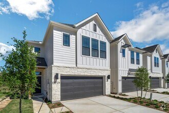 Building Photo - Luxury Living! Beautiful New Construction ...