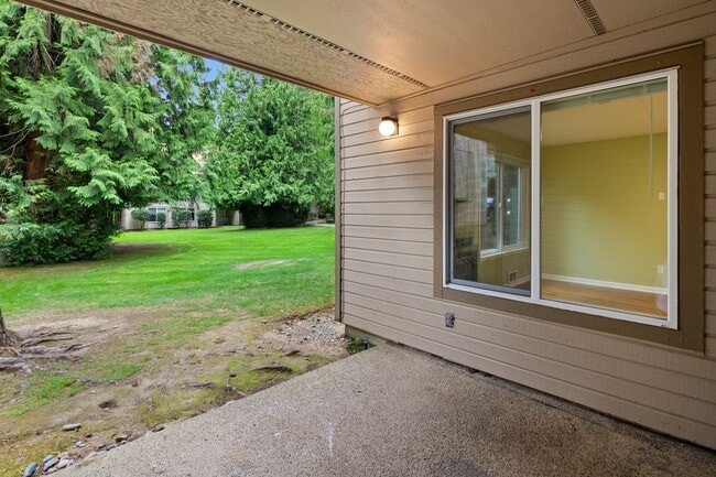 Building Photo - Ground floor 1 bed + bonus room in prime B...