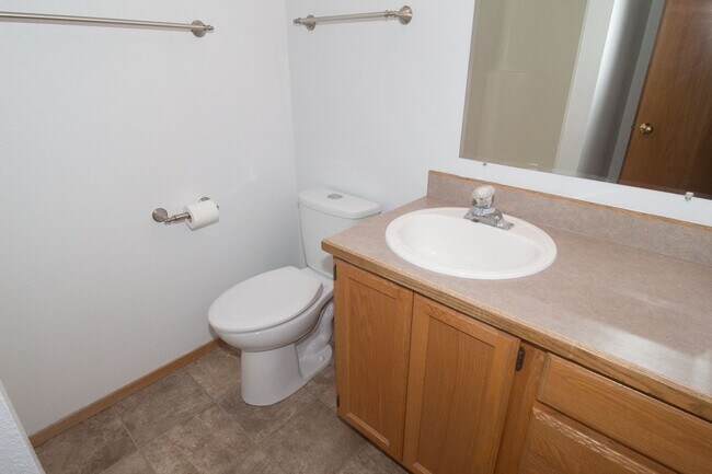Building Photo - 2528 NE Conners Ave