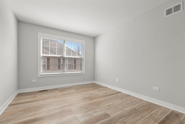 Building Photo - 6840 Oak View Ct