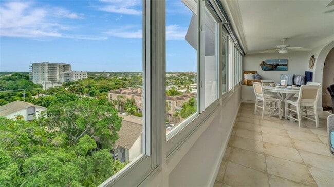 Building Photo - 1125 W Peppertree Dr