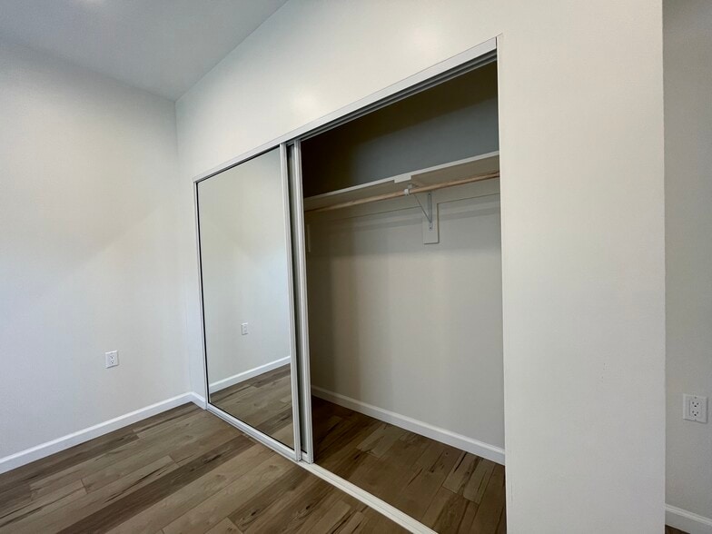 Building Photo - 912 S Bel Aire Dr