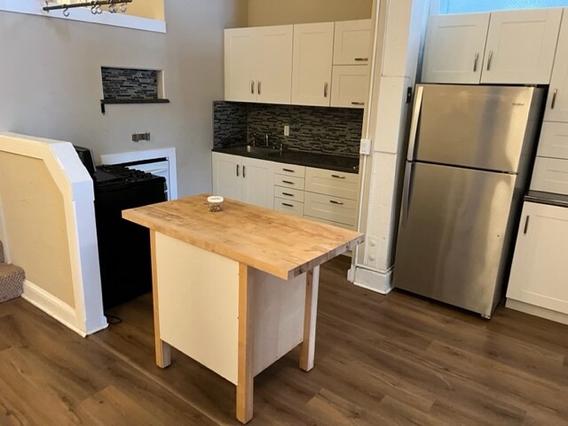 Building Photo - 719 Rhode Island St