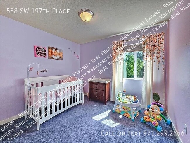 Building Photo - 588 SW 197th Pl