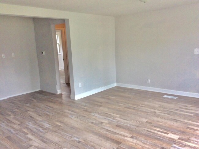 Building Photo - 3/2 House for Rent