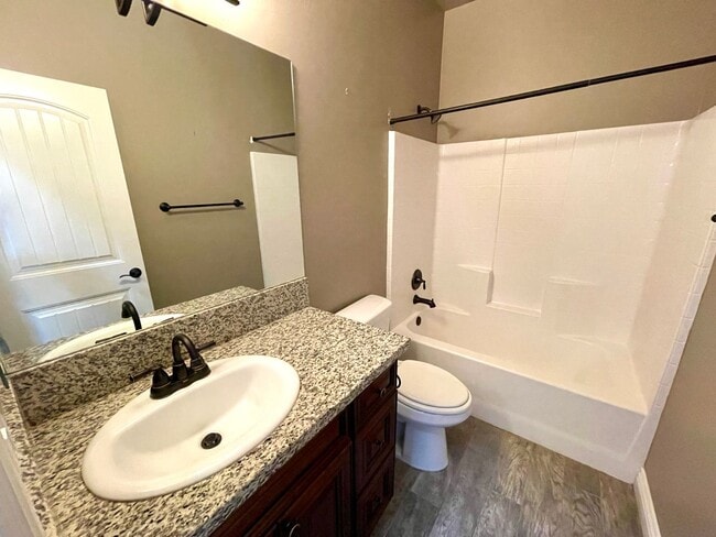 Building Photo - Beautiful 3 Bedroom Home in Central Kingman!