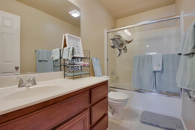 Building Photo - Beautiful 3 Bedroom Edgewater Home with Loft & 3-Car Garage