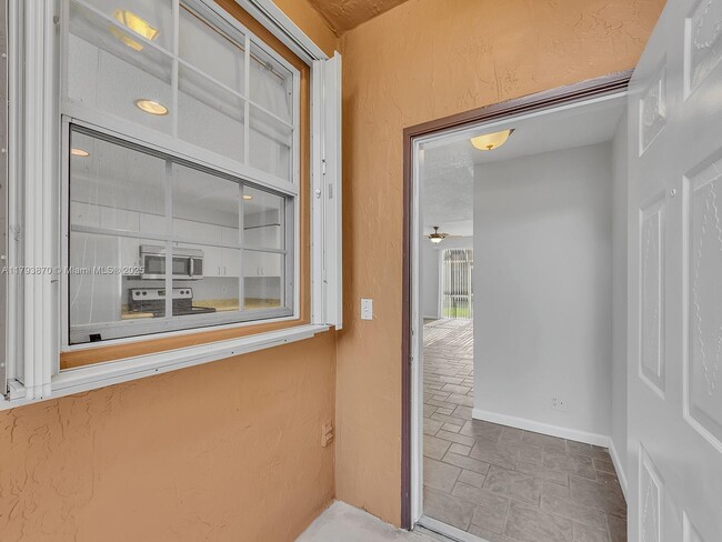 Building Photo - 1458 Coronado Rd