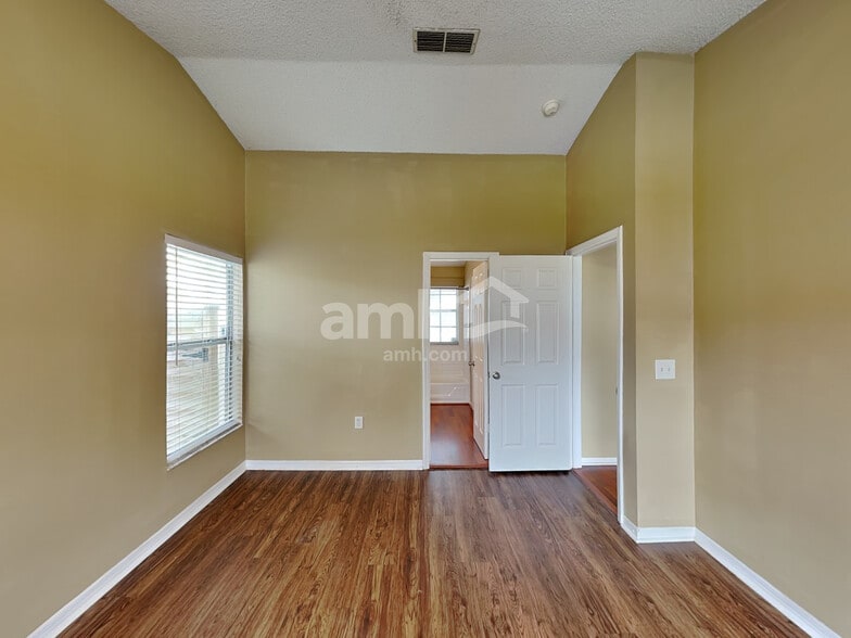 Building Photo - 15628 Greater Groves Blvd