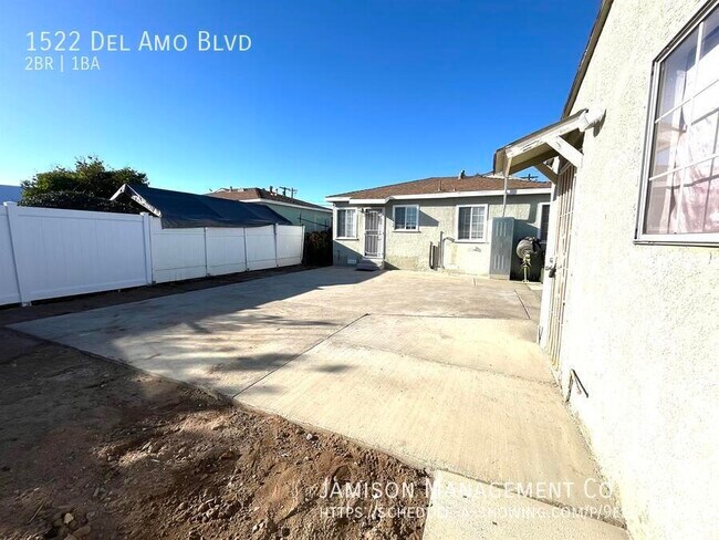 Building Photo - 1522 Del Amo Blvd