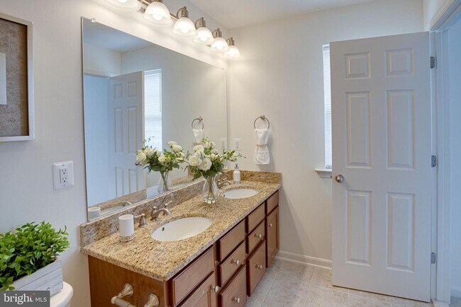 Building Photo - 25636 Pleasant Valley Rd