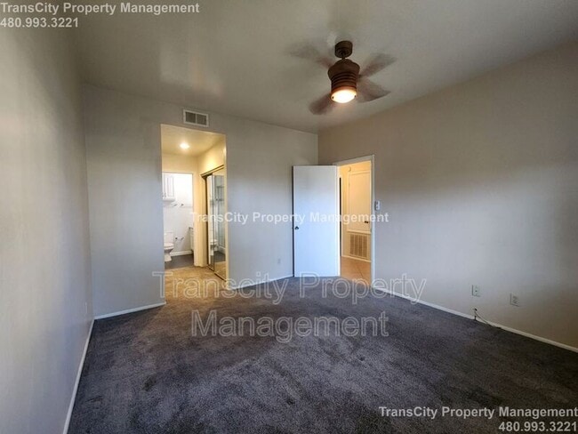 Building Photo - 930 N Mesa Dr