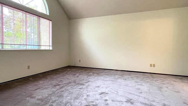 Building Photo - 1124 Calle Almaden